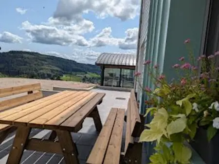 Gîte avec piscine chauffée, spa et vue sur la vallée - Photo 3