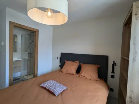 Gîte avec piscine chauffée, spa et vue sur la vallée - Photo 7