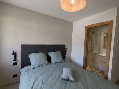 Gîte avec piscine chauffée, spa et vue sur la vallée - Photo 8