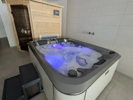 Gîte Montagne avec Piscine Chauffée, Spa et Sauna - Les Roches - Photo 14