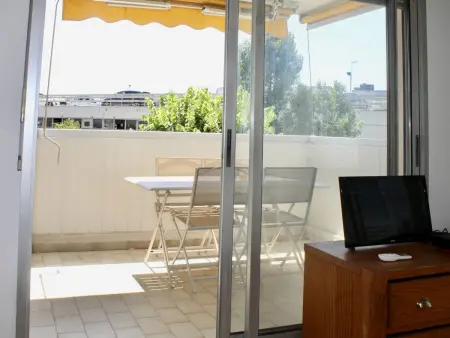 Cagnes-sur-Mer: Spacieux 3 Pièces avec Piscine, Clim & Terrasses - Photo 7