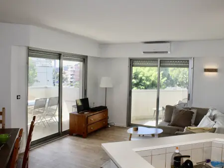 Cagnes-sur-Mer: Spacieux 3 Pièces avec Piscine, Clim & Terrasses - Photo 8