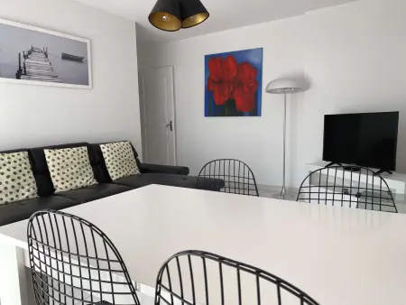 Bel Appartement T2 avec Terrasse et Garage à Balaruc-les-Bains - Photo 3