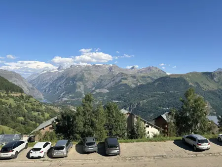 Auris en Oisans: Appart 4 pers, 250m pistes, balcon, parking gratuit, animaux admis - Photo 2