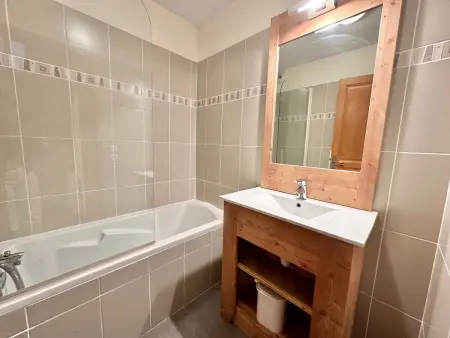 Appartement Duplex 4 Pièces avec Piscine et Parking, Proche des Pistes - 8 Personnes - Photo 14