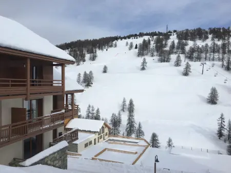 Appartement Duplex 4 Pièces avec Piscine et Parking, Proche des Pistes - 8 Personnes - Photo 15