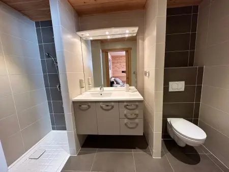 Chalet de Luxe 4* avec Jacuzzi et Sauna, Chalet 8 personnes à Vars - Photo 9