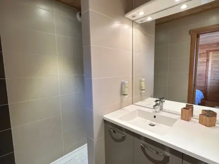 Chalet de Luxe 4* avec Jacuzzi et Sauna, Chalet 8 personnes à Vars - Photo 10