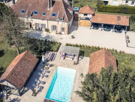 Luxueuse maison avec piscine chauffée, jacuzzi et équipements modernes près des lacs de la Forêt d'Orient - Photo 1