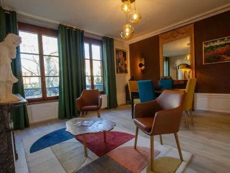 Appartement Charmant au Cœur du Bouchon de Champagne – 2 Chambres & Confort Inclus - Photo 2