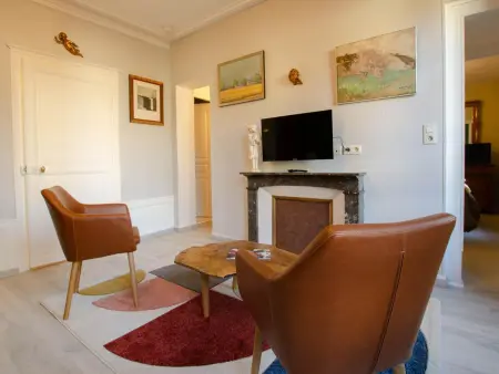 Appartement Charmant au Cœur du Bouchon de Champagne – 2 Chambres & Confort Inclus - Photo 4