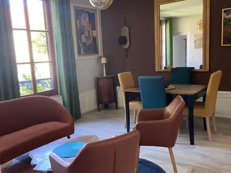 Appartement Charmant au Cœur du Bouchon de Champagne – 2 Chambres & Confort Inclus - Photo 5