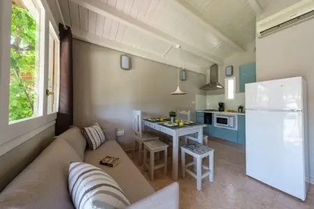 CAMPING ESTIVAL VENDRELL PLATJA  BUNGALOW TROPICAL 4/5, Bungalow tropical avec terrasse - Photo 6