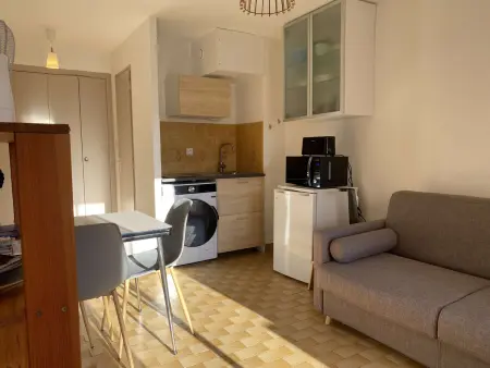 Studio agréable avec parking privatif et Wi-Fi à Balaruc-les-Bains - Photo 2
