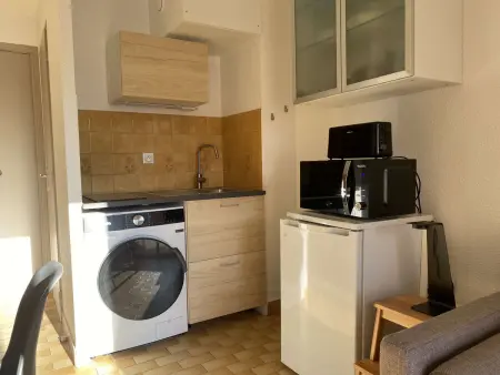 Studio agréable avec parking privatif et Wi-Fi à Balaruc-les-Bains - Photo 3