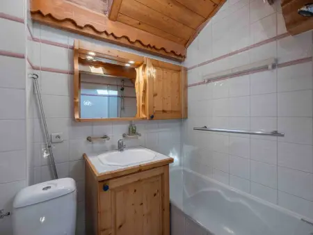 Appartement spacieux proche pistes avec piscine et parking - Photo 5