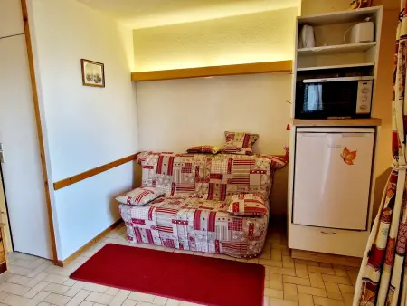 Charmant T2 avec terrasse, proche pistes, parking gratuit - Photo 1