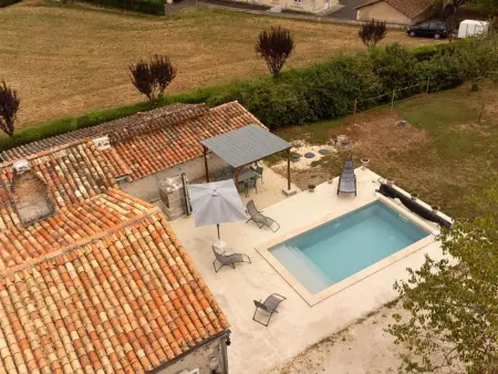 Maison Familiale avec Piscine Privée et Grand Jardin - Photo 2