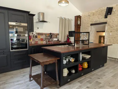 Maison Familiale avec Piscine Privée et Grand Jardin - Photo 10