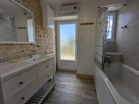 Maison Familiale avec Piscine Privée et Grand Jardin - Photo 16