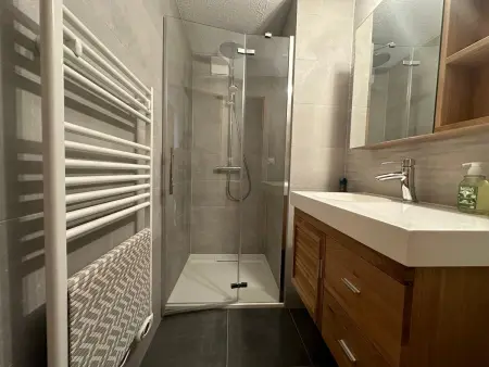Appartement rénové avec WiFi près du ski-bus, Appartement 6 personnes à Morillon Village - Photo 9