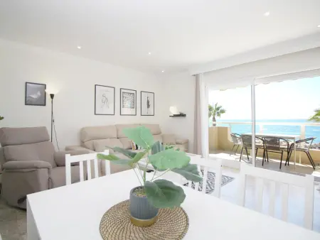 Appartement 3 chambres au bord de la mer, terrasse, proche commodités, idéal pour détente - Photo 7