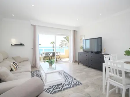 Appartement 3 chambres au bord de la mer, terrasse, proche commodités, idéal pour détente - Photo 8