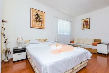 Apartments Aura - Comfort Studio Apartment 3 with shared swimming pool, Apartments Aura - Comfort Studio Apartment 3 with shared swimming pool - Photo 7