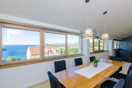 Villa Art Gallery - Six Bedroom Villa with Terrace and Swimming Pool, Six Bedroom Villa with Terrace and Swimming Pool - Photo 4
