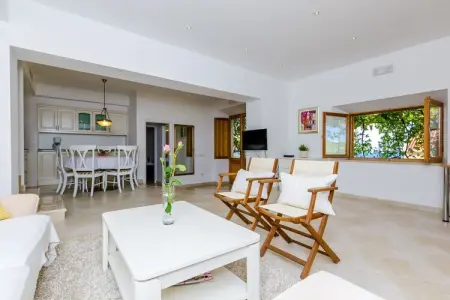 Villa Art Gallery - Six Bedroom Villa with Terrace and Swimming Pool, Six Bedroom Villa with Terrace and Swimming Pool - Photo 5