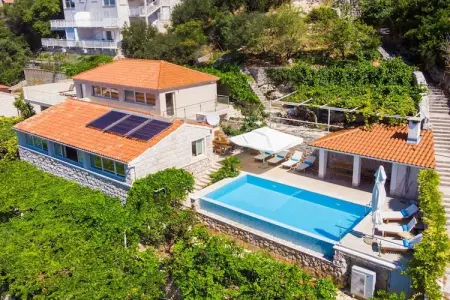 Villa Art Gallery - Six Bedroom Villa with Terrace and Swimming Pool, Six Bedroom Villa with Terrace and Swimming Pool - Photo 31