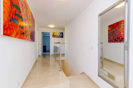 Villa Art Gallery - Six Bedroom Villa with Terrace and Swimming Pool, Six Bedroom Villa with Terrace and Swimming Pool - Photo 33