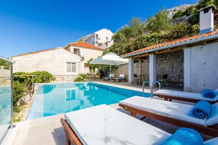 Villa Art Gallery - Six Bedroom Villa with Terrace and Swimming Pool, Six Bedroom Villa with Terrace and Swimming Pool - Photo 35