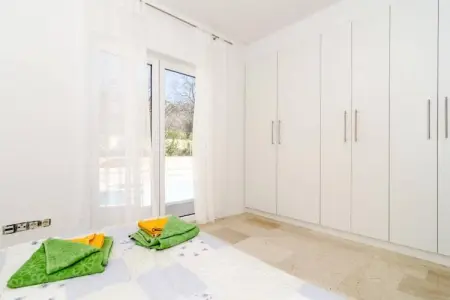Villa Avoca - Four Bedroom Villa with Swimming Pool, Villa Avoca - Four Bedroom Villa with Swimming Pool - Photo 9