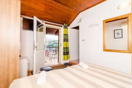 Apartments & Rooms Mihajica- Standard Double or Twin Room with Balcony and Sea View, Apartments & Rooms Mihajica- Standard Double or Twin Room with Balcony and Sea View - Photo 6