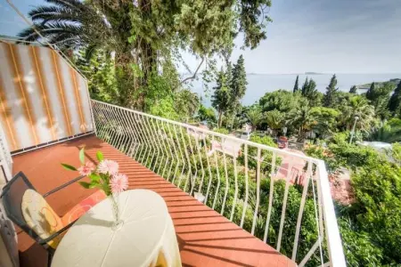 Guest House Villa Nina- Comfort Triple Room with Balcony and Sea View (S1 - crvena), Guest House Villa Nina- Comfort Triple Room with Balcony and Sea View (S1 - crvena) - Photo 7