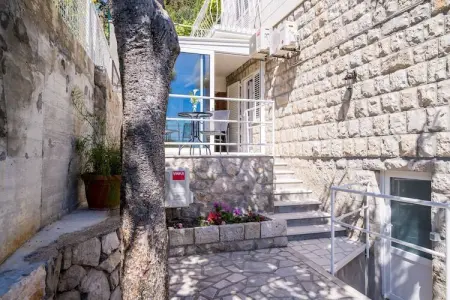 Guest House Villa Nina- Two Bedroom Apartment  with  Terrace and Sea View (Apt67), Guest House Villa Nina- Two Bedroom Apartment  with  Terrace and Sea View (Apt67) - Photo 17