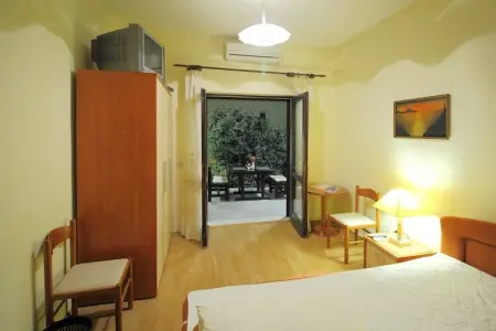 Apartments Magda- Superior Studio Apartment with Patio and Garden View(A2), Apartments Magda- Superior Studio Apartment with Patio and Garden View(A2) - Photo 4