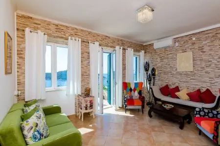 Villa Adrian - Six Bedroom Villa with Swimming pool and Sea View, Villa Adrian - Six Bedroom Villa with Swimming pool and Sea View - Photo 2