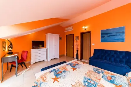 Villa Adrian - Six Bedroom Villa with Swimming pool and Sea View, Villa Adrian - Six Bedroom Villa with Swimming pool and Sea View - Photo 7