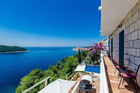 Villa Adrian - Six Bedroom Villa with Swimming pool and Sea View, Villa Adrian - Six Bedroom Villa with Swimming pool and Sea View - Photo 20