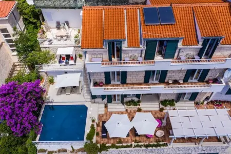 Villa Adrian - Six Bedroom Villa with Swimming pool and Sea View, Villa Adrian - Six Bedroom Villa with Swimming pool and Sea View - Photo 44
