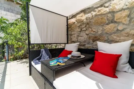 Villa Adrian - Six Bedroom Villa with Swimming pool and Sea View, Villa Adrian - Six Bedroom Villa with Swimming pool and Sea View - Photo 46