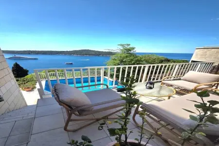 Villa Adrian - Six Bedroom Villa with Swimming pool and Sea View, Villa Adrian - Six Bedroom Villa with Swimming pool and Sea View - Photo 60