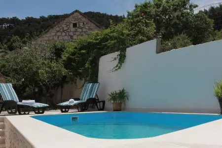 Holiday House Pine Tree - Three Bedroom Holiday Home with Pool, Holiday House Pine Tree - Three Bedroom Holiday Home with Pool - Photo 3