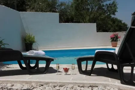 Holiday House Pine Tree - Three Bedroom Holiday Home with Pool, Holiday House Pine Tree - Three Bedroom Holiday Home with Pool - Photo 6