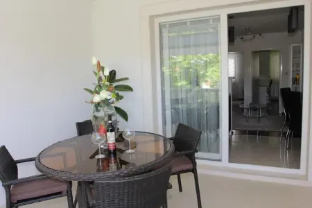 Holiday House Pine Tree - Three Bedroom Holiday Home with Pool, Holiday House Pine Tree - Three Bedroom Holiday Home with Pool - Photo 9