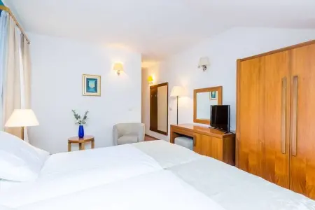 Pansion Srebreno - Double or Twin Room with Balcony and City View 2, Pansion Srebreno - Double or Twin Room with Balcony and City View 2 - Photo 4
