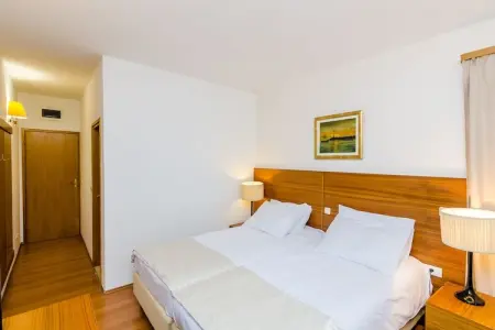 Pansion Srebreno - Double or Twin Room with Balcony and City View 2, Pansion Srebreno - Double or Twin Room with Balcony and City View 2 - Photo 5