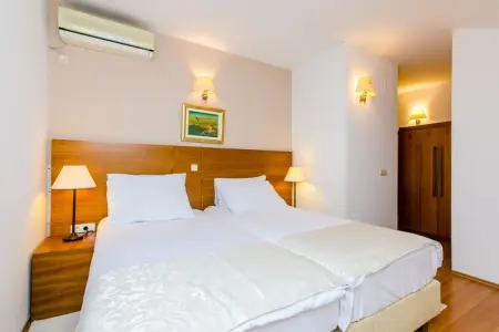 Pansion Srebreno - Double or Twin Room with Balcony and City View 2, Pansion Srebreno - Double or Twin Room with Balcony and City View 2 - Photo 7
